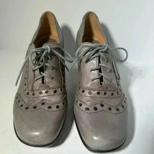 Earth brand Grey leather lace-up oxford heeled shoes Primrose Grey size 6.5